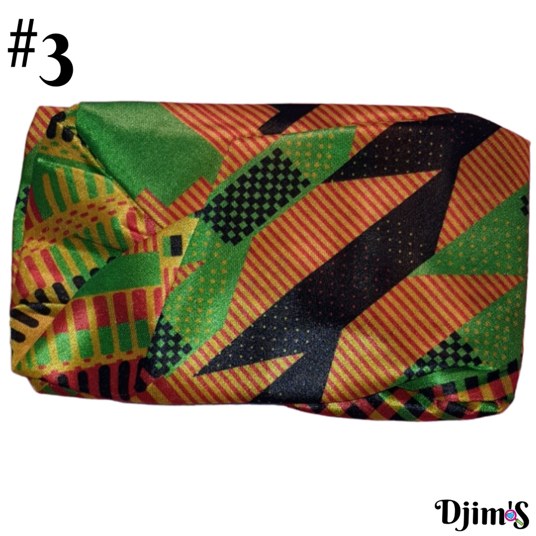 Bonnet en soie avec motif
